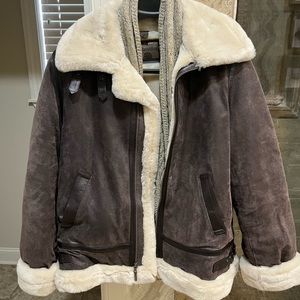 Vintage St. John’s Bay coat. Comes with scarf,gloves. Taylor spotted in one!